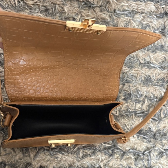 NWOT🤎Elegant Tan Versatile Handbag/Shoulder bag🤎 - Picture 8 of 11